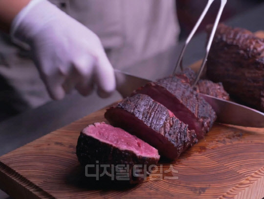 [Ŀ ÷] `ð衦`   丮